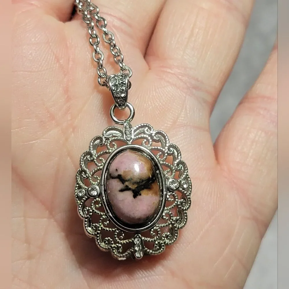 Orissa Rhodolite Garnet Pendant Necklace‎